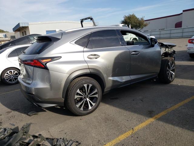 JTJBARBZ5J2148993 - 2018 LEXUS NX 300 BASE 银色 照片 3