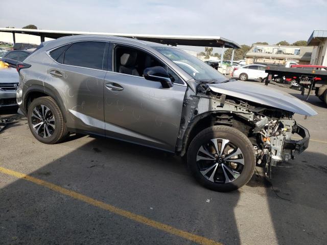 JTJBARBZ5J2148993 - 2018 LEXUS NX 300 BASE 银色 照片 4