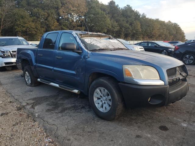 1Z7HC38N36S567848 - 2006 MITSUBISHI RAIDER DUROCROSS BLUE photo 4