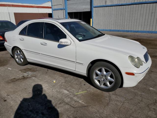 WDBRF64J41F115533 - 2001 MERCEDES-BENZ C 320 WHITE photo 4