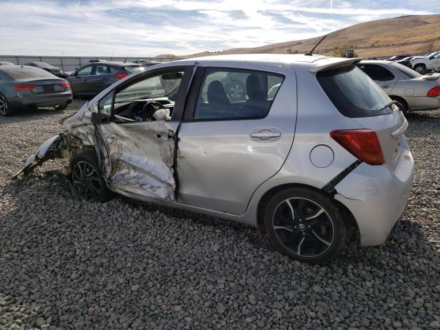 VNKKTUD34FA022931 - 2015 TOYOTA YARIS SILVER photo 2