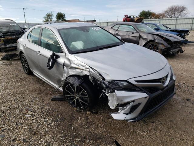 4T1G11AK3PU729626 - 2023 TOYOTA CAMRY SE NIGHT SHADE SILVER photo 4