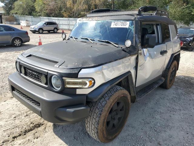 JTEZU11F570017869 - 2007 TOYOTA FJ CRUISER SILVER photo 1