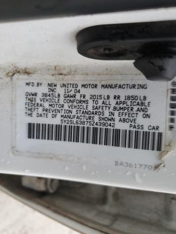 5Y2SL63875Z439042 - 2005 PONTIAC VIBE WHITE photo 12