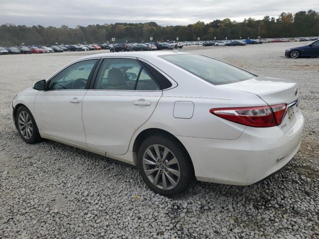 4T1BF1FK6FU991255 - 2015 TOYOTA CAMRY LE WHITE photo 2