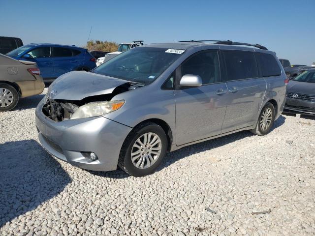 2013 TOYOTA SIENNA XLE, 