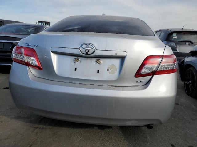 4T1BF3EK5BU181056 - 2011 TOYOTA CAMRY BASE SILVER photo 6