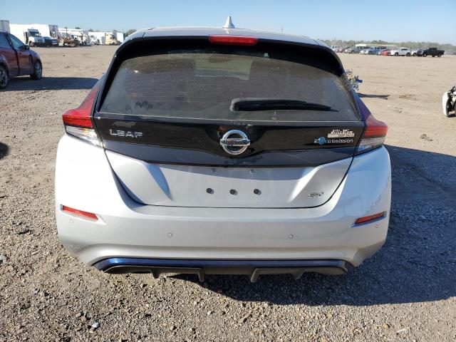 1N4AZ1CV3MC553646 - 2021 NISSAN LEAF SV SILVER photo 6