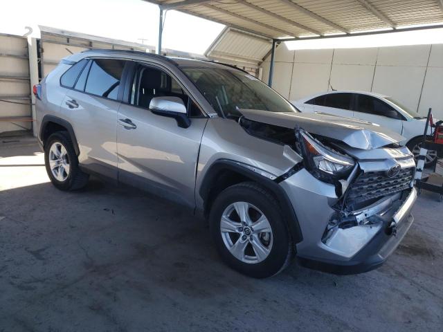 2T3W1RFV7KC027095 - 2019 TOYOTA RAV4 XLE SILVER photo 4