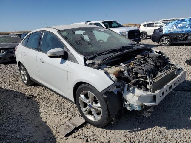 1FADP3F24DL343606 - 2013 FORD FOCUS SE WHITE photo 4