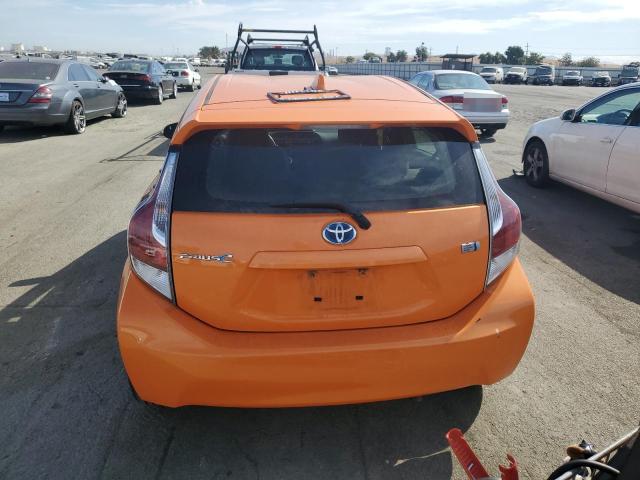 JTDKDTB37F1086285 - 2015 TOYOTA PRIUS C ORANGE photo 6