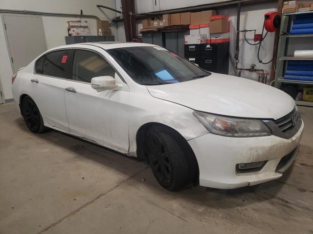 1HGCR2F94DA806297 - 2013 HONDA ACCORD TOURING WHITE photo 4