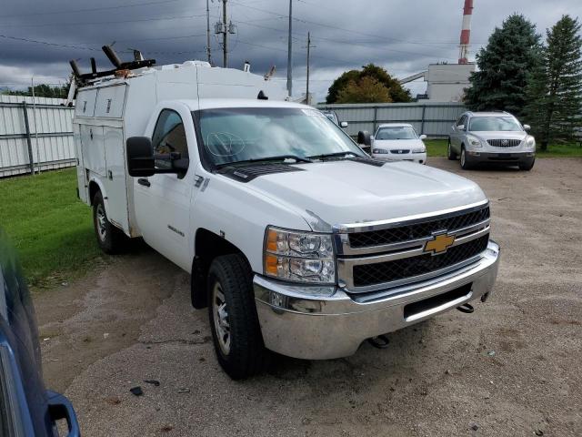 1GB3CZCG3CF199844 - 2012 CHEVROLET SILVERADO C3500 WHITE photo 4