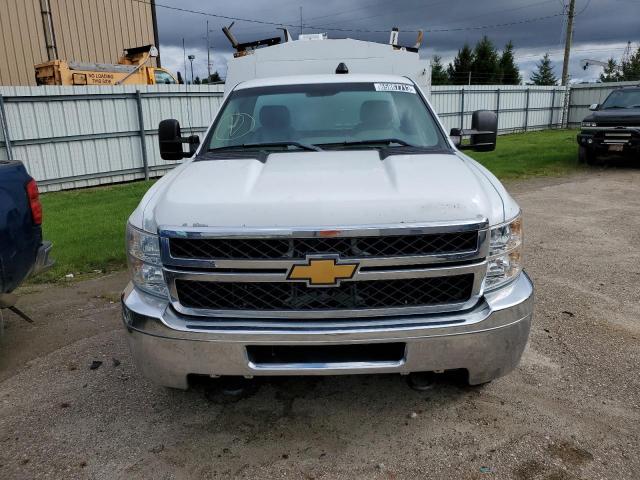 1GB3CZCG3CF199844 - 2012 CHEVROLET SILVERADO C3500 WHITE photo 5