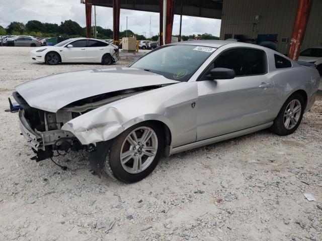 1ZVBP8AM9E5320168 - 2014 FORD MUSTANG SILVER photo 1