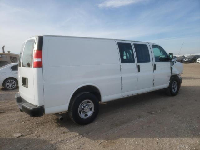 1GCWGBFB8L1266083 - 2020 CHEVROLET EXPRESS G2 WHITE photo 3