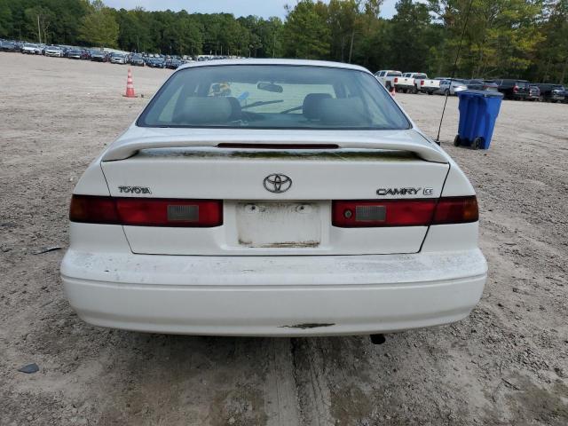 4T1BG22K2VU750154 - 1997 TOYOTA CAMRY CE WHITE photo 6