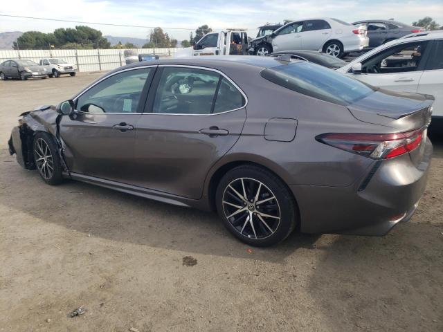 4T1G11AK0PU782803 - 2023 TOYOTA CAMRY SE NIGHT SHADE GRAY photo 2