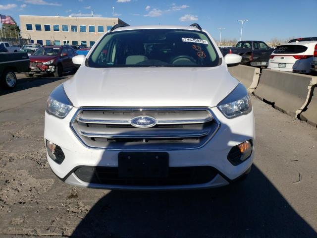 1FMCU9GD4JUB13051 - 2018 FORD ESCAPE SE WHITE photo 5