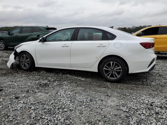 3KPF24AD2PE634554 - 2023 KIA FORTE LX WHITE photo 2