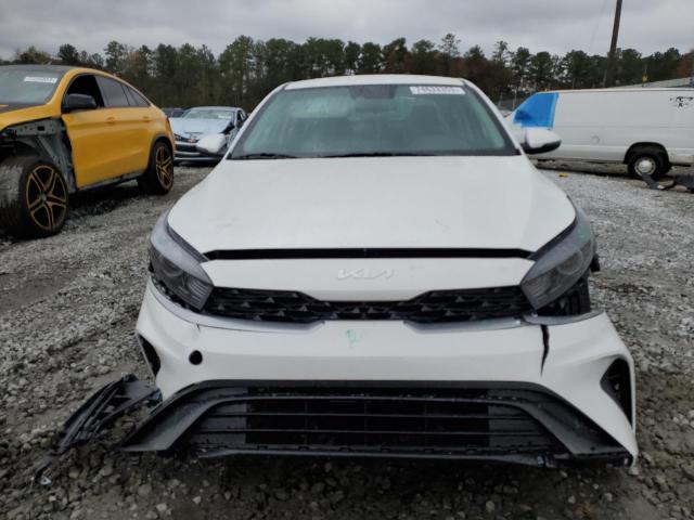 3KPF24AD2PE634554 - 2023 KIA FORTE LX WHITE photo 5