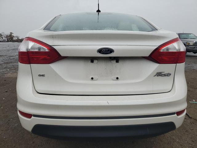 3FADP4BJ2JM124382 - 2018 FORD FIESTA SE WHITE photo 6