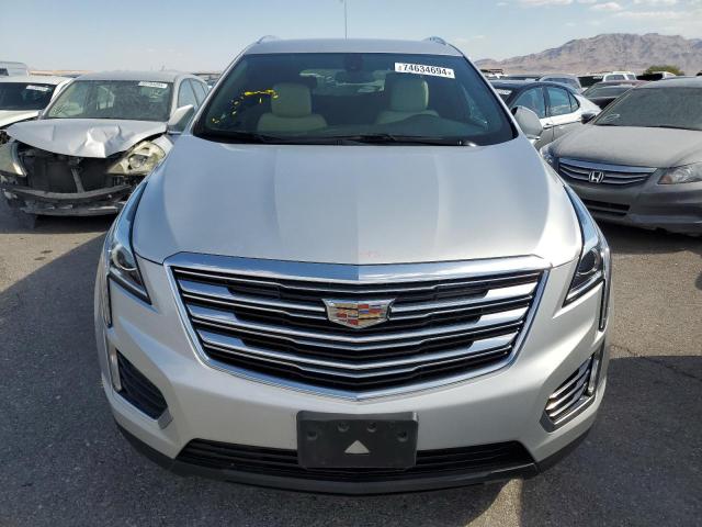 1GYKNBRS8JZ220827 - 2018 CADILLAC XT5 Silber Foto 5