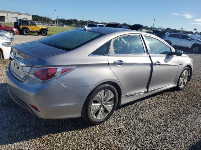 KMHEC4A46DA094838 - 2013 HYUNDAI SONATA HYBRID SILVER photo 3