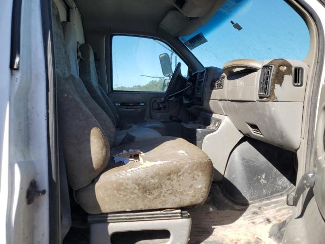 1GBHG31RX11163011 - 2001 CHEVROLET EXPRESS CU G3500 WHITE photo 11