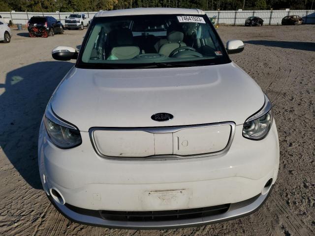 KNDJP3AE3F7003745 - 2015 KIA SOUL EV WHITE photo 5