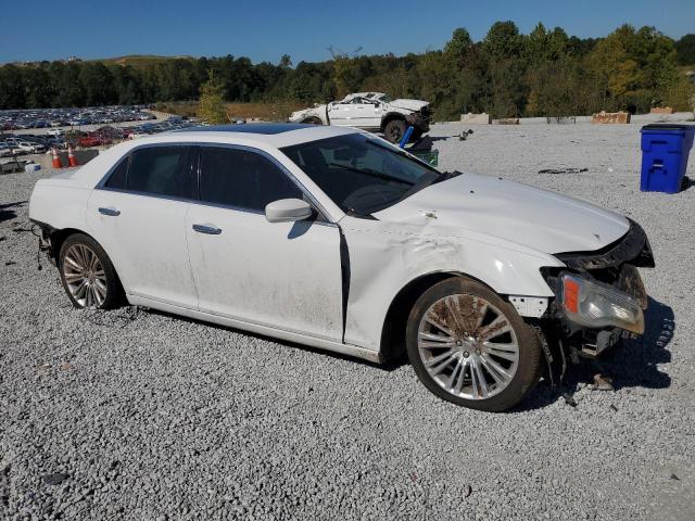 2C3CA6CT9BH582931 - 2011 CHRYSLER 300C WHITE photo 4