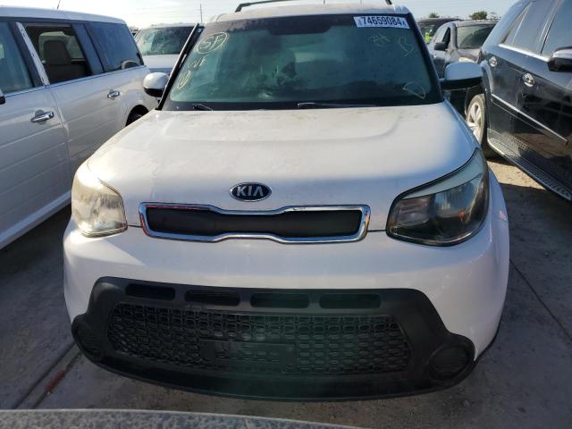 KNDJN2A21E7095541 - 2014 KIA SOUL WHITE photo 5