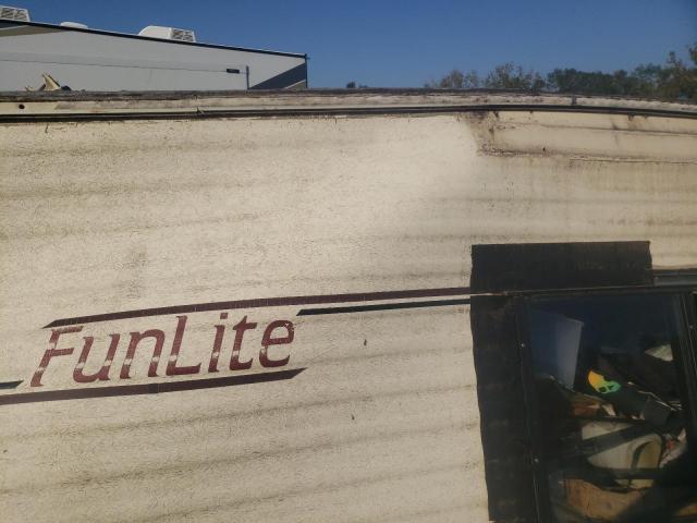 1H0DAAM21NB002111 - 1992 HOLIDAY RAMBLER TRAILER Кремовий фото 6