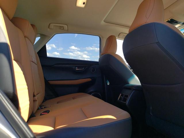 JTJYARBZ9K2156395 - 2019 LEXUS NX 300 BASE 银色 照片 11