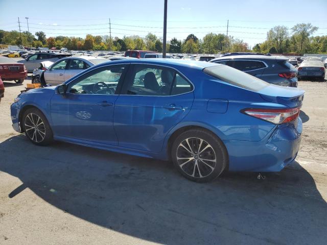 4T1B11HK1JU013847 - 2018 TOYOTA CAMRY L BLUE photo 2