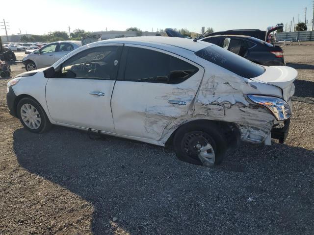 3N1CN7AP5JL836509 - 2018 NISSAN VERSA S WHITE photo 2