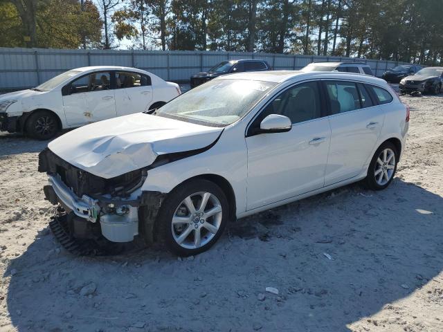 YV140MEK9G1300525 - 2016 VOLVO V60 T5 PREMIER WHITE photo 1