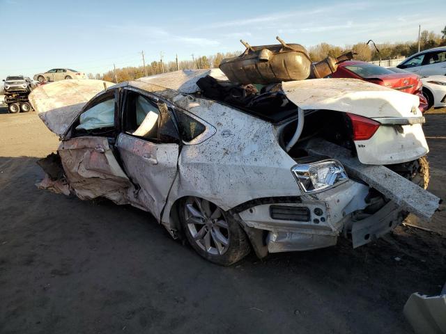 1G1105S34HU185952 - 2017 CHEVROLET IMPALA LT WHITE photo 2