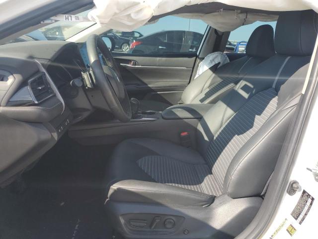 4T1G11AK8PU773279 - 2023 TOYOTA CAMRY SE NIGHT SHADE WHITE photo 7