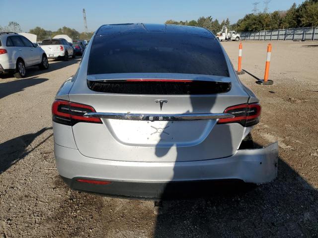 5YJXCDE27JF101918 - 2018 TESLA MODEL X SILVER photo 6