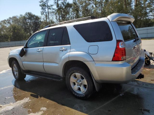 JTEZU14R28K018490 - 2008 TOYOTA 4RUNNER SR5 SILVER photo 2