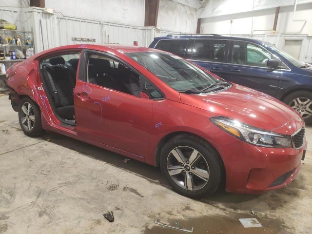 3KPFL4A7XJE255574 - 2018 KIA FORTE LX RED photo 4