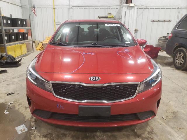 3KPFL4A7XJE255574 - 2018 KIA FORTE LX RED photo 5