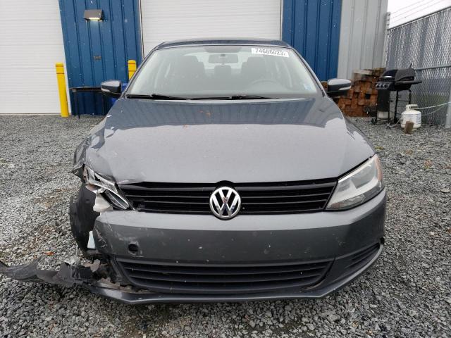 3VW2K7AJ6EM248886 - 2014 VOLKSWAGEN JETTA BASE GRAY photo 5