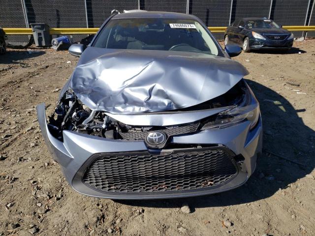 JTDEPMAE9NJ190868 - 2022 TOYOTA COROLLA LE Gümüş foto 5