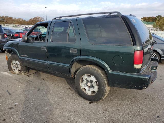 1GNDT13W02K104873 - 2002 CHEVROLET BLAZER GREEN photo 2