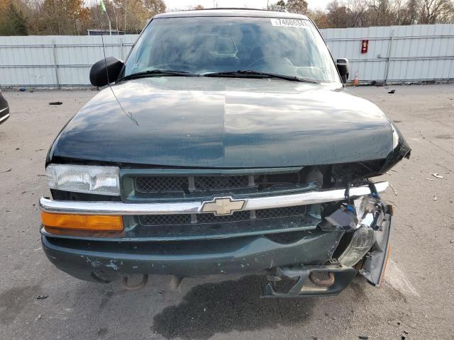 1GNDT13W02K104873 - 2002 CHEVROLET BLAZER GREEN photo 5