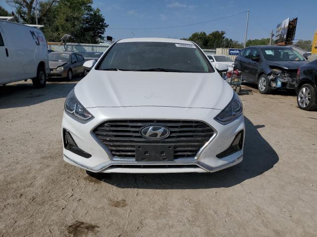 5NPE24AF2KH802288 - 2019 HYUNDAI SONATA SE WHITE photo 5