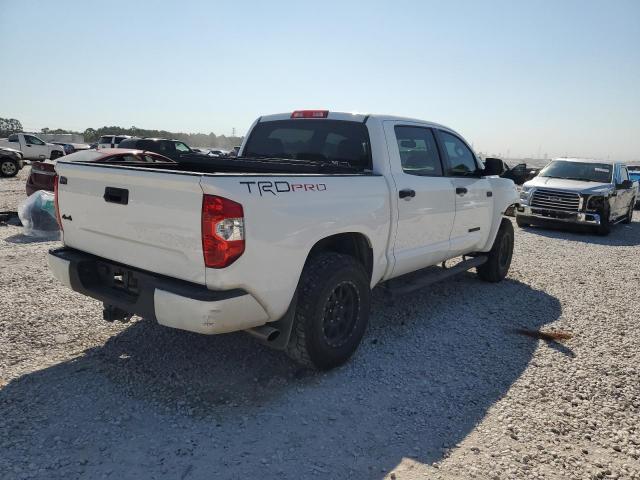 5TFDW5F1XGX528692 - 2016 TOYOTA TUNDRA CREWMAX SR5 WHITE photo 3