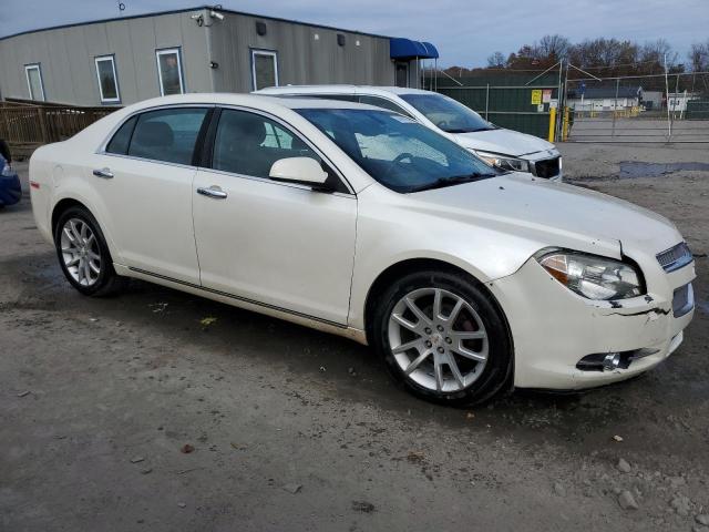 1G1ZE5E74BF398172 - 2011 CHEVROLET MALIBU LTZ თეთრი ფოტო 4